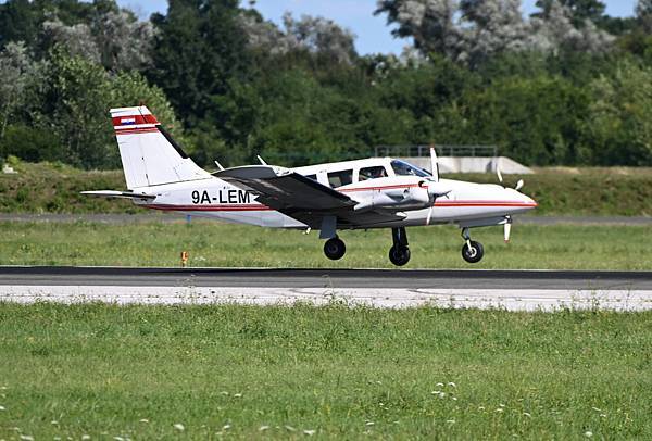 Private Piper PA-34-200 Seneca(9A-LEM)@ZAG_1_20230728.JPG