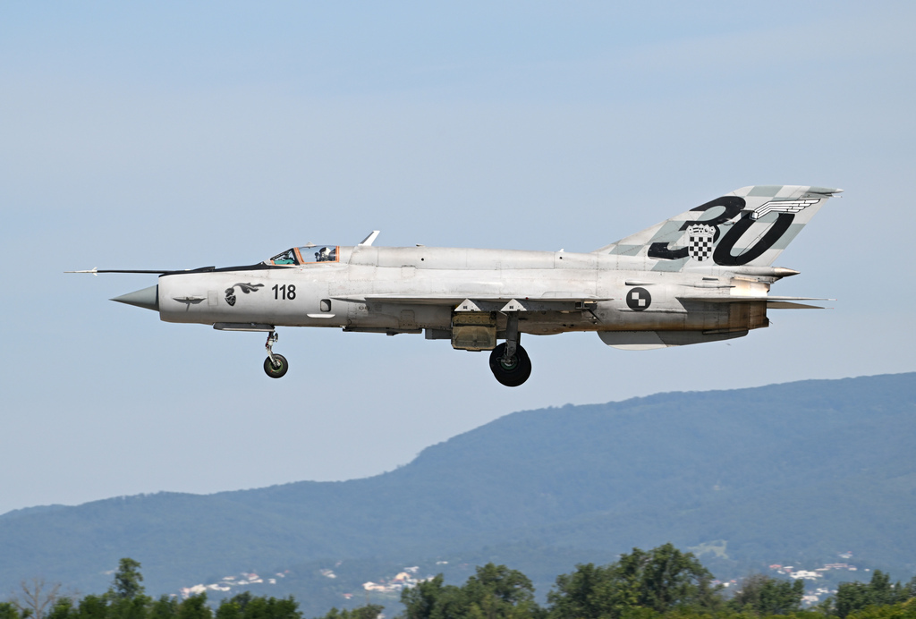 Fishbed！Zagreb機場拍MiG-21