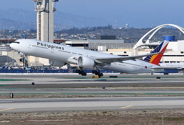 Philippine Airlines B777-3F6ER(RP-C7772)@LAX_2_20221017.JPG