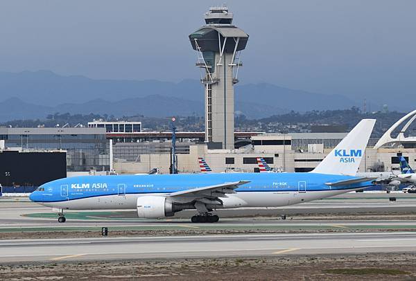 KLM Asia B777-206ER(PH-BQK)@LAX_1_20221017.JPG