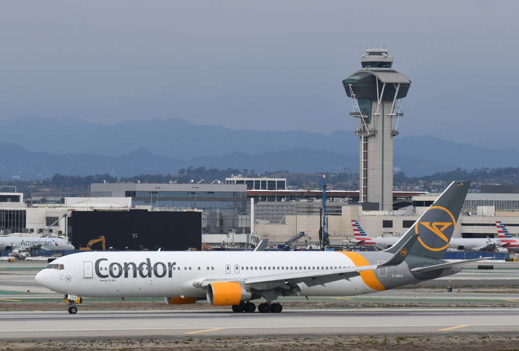 Condor B767-330ER(WL)(D-ABUA)@LAX_1_20221017.JPG