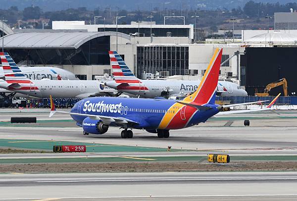 Southwest Airlines (N8747Q)@LAX_1_20221017.JPG