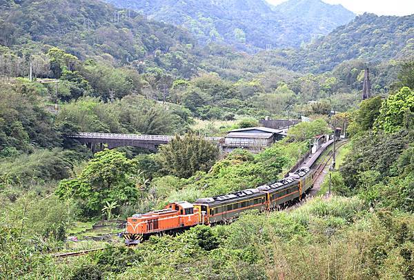 DHL104牽引DRC故障回送@嶺腳_1_20240322.JPG