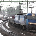 EH200-1-2牽引貨列@上越國際ski場前_2(2082).JPG