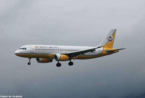 Royal Brunei Airlines A320-200@VHHH_1(2)_20100625.jpg