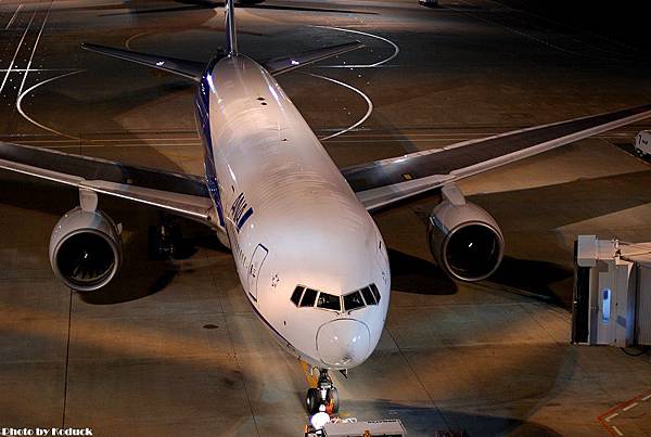 ANA B777-281(JA706A)@Haneda_3(2)_20110513.jpg