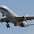 China Airlines A340-313X(B-18807)@TIA_1(2)_20100731.jpg