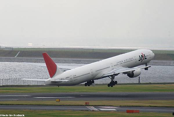 JAL B777-346(JA8944)@Haneda_1(2)_20100914.jpg