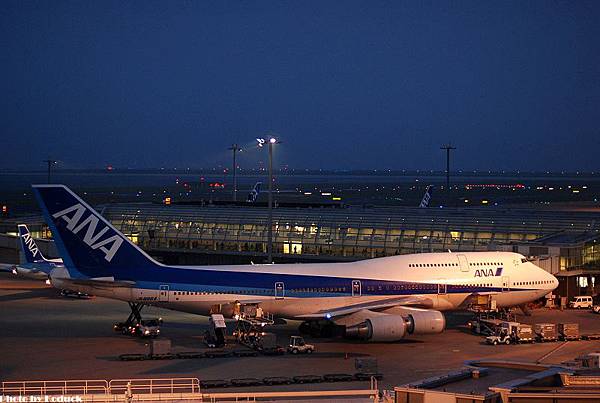 ANA B747-481D(JA8964)@Haneda_2(2)_20110513.jpg