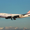 China Airlines B747-409F(SCD)(B-18717)@TIA_1(2)_20100820.jpg