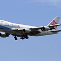 China Airlines B747-400F(B-18719)@TIA_1(2)_20100519.jpg