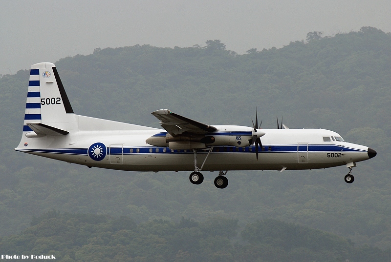 行政專機FOKKER50(5002)@RCSS_1(2)_20100411.jpg