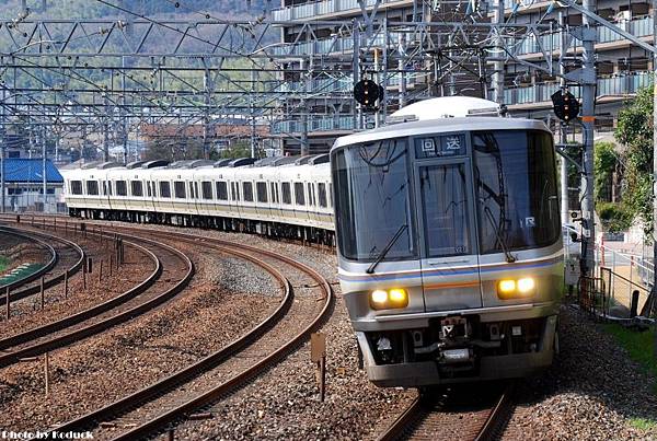 221系電車@山崎西_5(2)_20100228.jpg