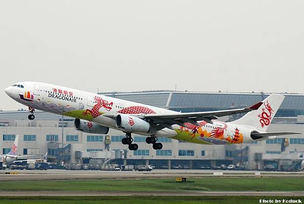 Dragonair A330-343X(B-HWG)@TIA_2(2)_20100508.jpg