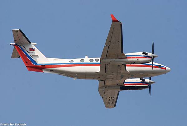 CAA Flight Standard Division Beech Super King Air 350 (B300)(B-00135)@TIA_1(2)_20101221.jpg