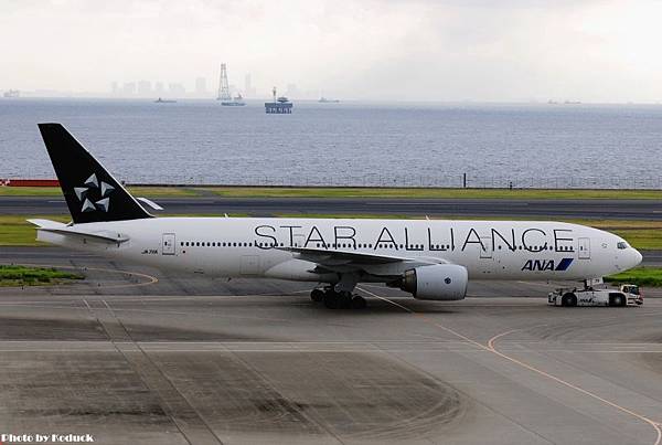 ANA B777-281(JA711A)@Haneda_1(2)_20100914.jpg