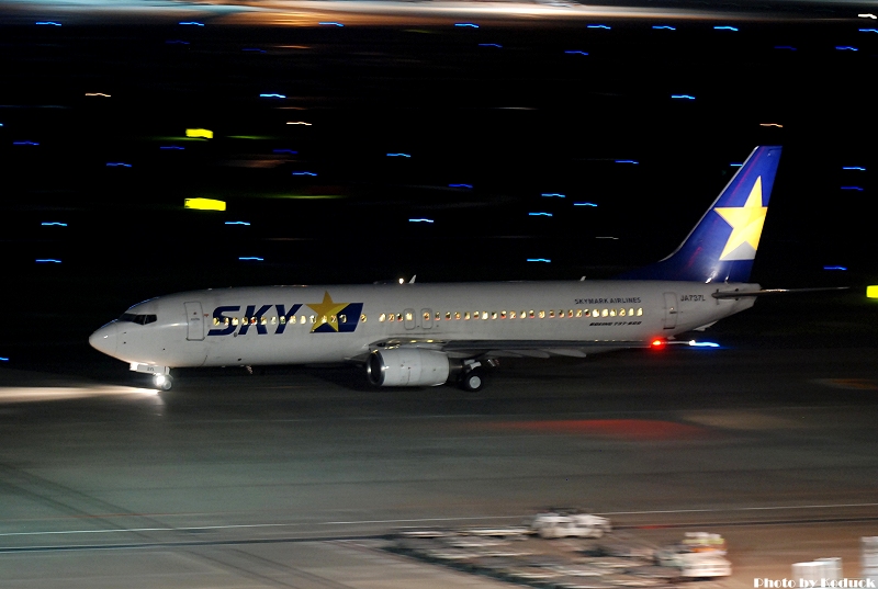 Skymark Airlines B737-86N(JA737L)@Haneda_1(2)_20110513.jpg