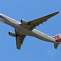 China Airlines A330-300(B-18353)@TIA_2(2)_20100519.jpg