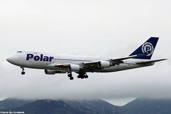 Polar Air Cargo B747-46NF(N450PA)@VVVH_2(2)_20100625.jpg