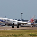 China Airlines B737-809(B-18612)@TIA_1(2)_20100810.jpg