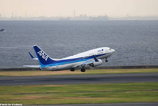 ANA B737-781(JA18AN)@Haneda_1(2)_20100914.jpg