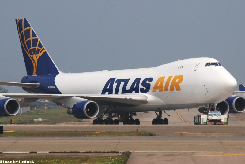 Atlas Air B747-47UF(SCD)(N499MC)@TIA_1(2)_20110408.jpg