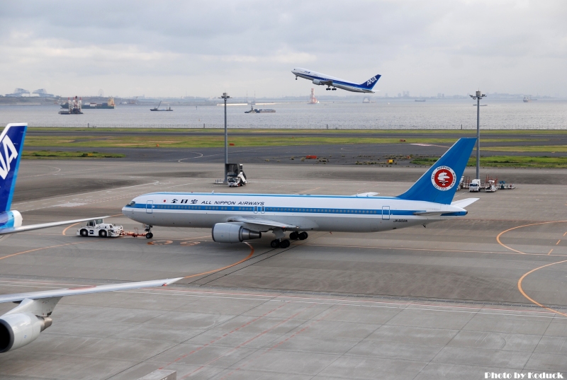 ANA B767-381(JA602A)@Haneda_4(2)_20100914.jpg