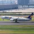 Skymark Airlines B737-86N(JA737Y)@Haneda_1(2)_20100911.jpg