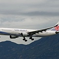 China Airlines A330-302(B-18309)@VHHH_1(2)_20100625.jpg