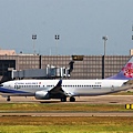 China Airlines B737-809(B-18607)@TIA_1(2)_20100809.jpg