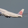 China Airlines B747-400(B18211)@TIA_1(2)_20100608.jpg