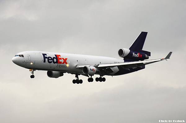 FedEx MD-11F(N623FE)@VVVH_1(2)_20100625.jpg