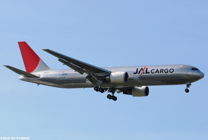 JAL Cargo B767-346FER(JA631J)@TIA_1(2)_20101110.jpg