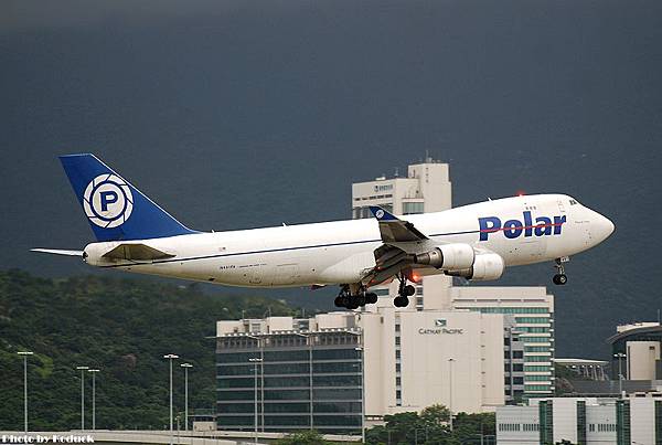 Polar Air Cargo B747-46NF(N451PA)@VVVH_1(2)_20100625.jpg