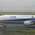 ANA B767-381(JA8322)@Haneda_1(2)_20100913.jpg