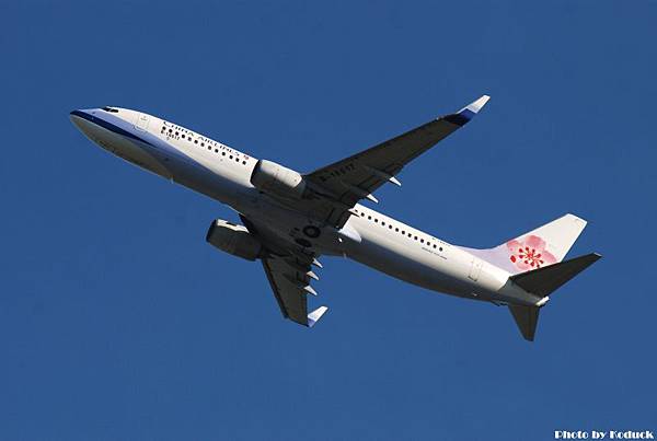 China Airlines B737-809(B-18617)@TIA_1(2)_20100813.jpg