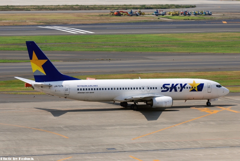 Skymark Airlines B737-86N(JA737K)@Haneda_1(2)_20100911.jpg