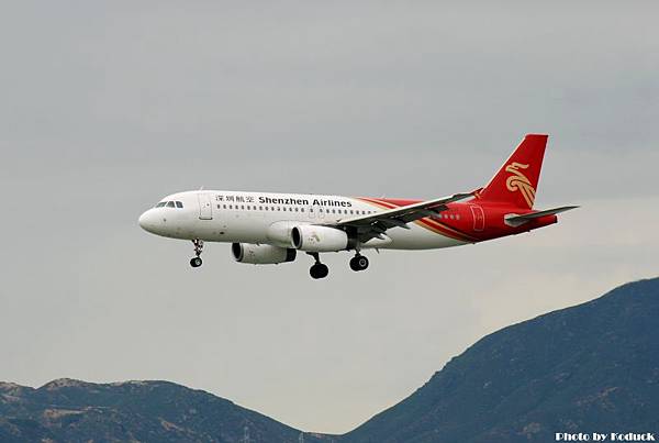 Shenzhen Airlines a320-232(B-6571)@VHHH_1(2)_20100625.jpg