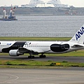 ANA B767-381ER(JA606A)@Haneda_2(2)_20100914.jpg