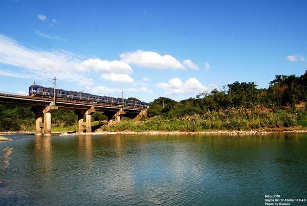 四瑞二號橋2726次電車_1(2)_20081203.jpg