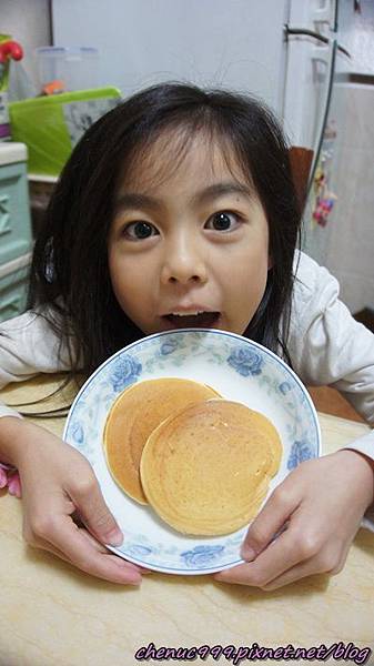 親子廚房 美式鬆餅 簡單 快速完成的早餐或下午茶點心 夜媽的寶貝天地 痞客邦