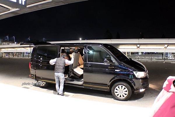 漢聲租車機場接送親切有禮的司機駕駛員 漢聲租車機場接送親切有禮的司機駕駛員