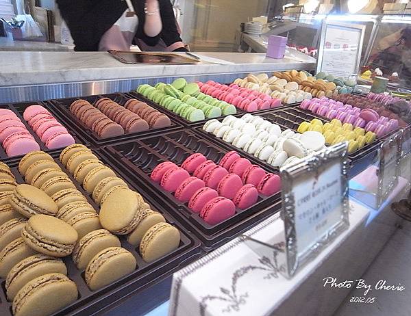 201205LADUREE024