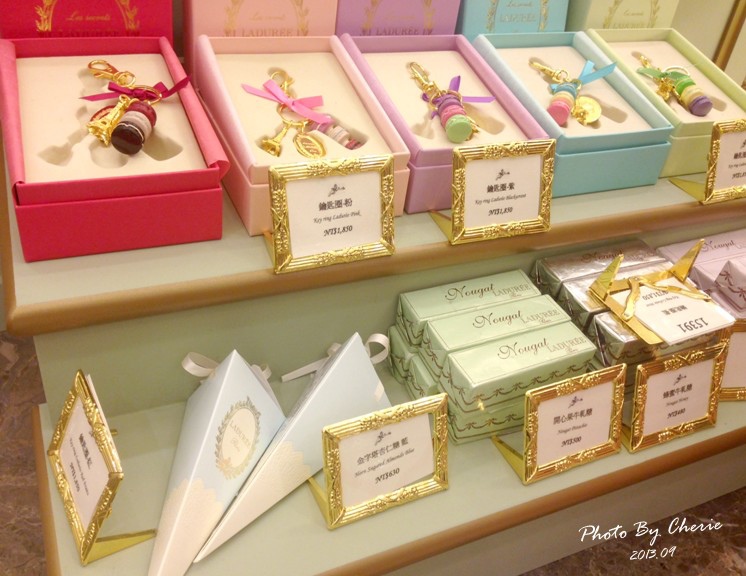 LADUREE004.jpg LADUREE004.jpg