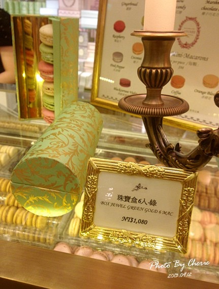 LADUREE009.jpg LADUREE009.jpg