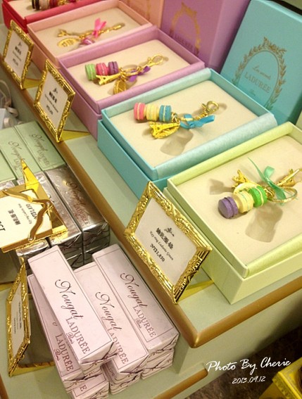 LADUREE013.jpg LADUREE013.jpg