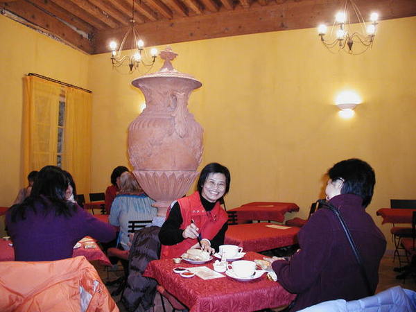在城堡旅館用餐.jpg