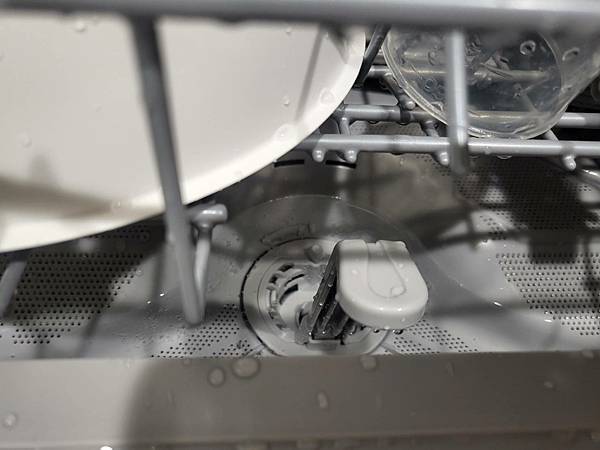 【凱特開箱】Panasonic國際牌桌上型洗碗機NP-TH4