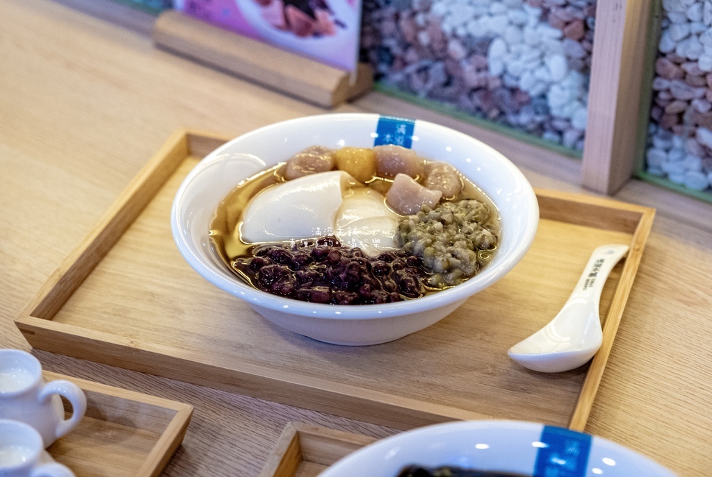 [高雄]左營區。滿溢本舖-高雄巨蛋富國店