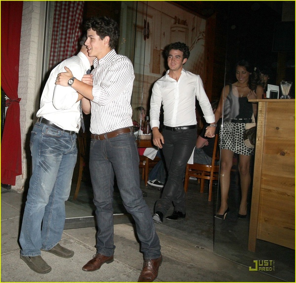 kevin-jonas-engagement-party-danielle-deleasa-03.jpg